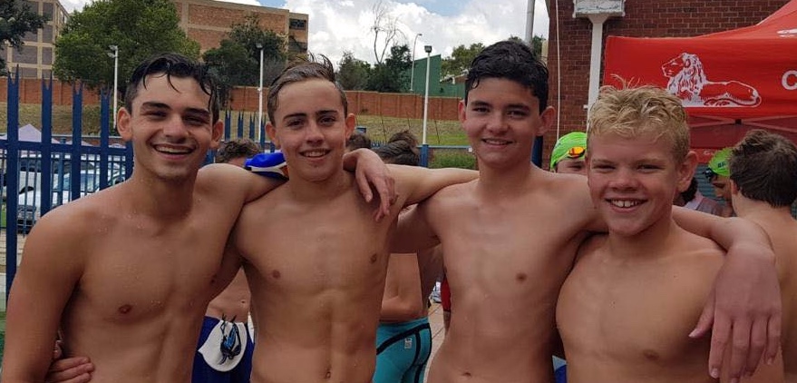 Fun and group/48369266_2228389283890583_2129748091652276224_o (edited-Pixlr).jpg